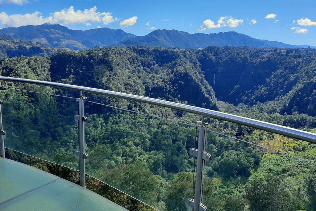 Vista a la barranca desde el Puente de Cristal
Zacatlan, Puebla